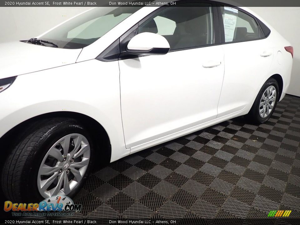 2020 Hyundai Accent SE Frost White Pearl / Black Photo #10