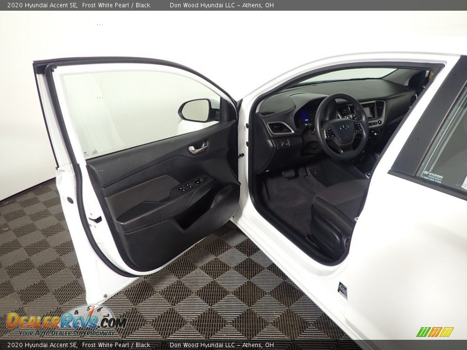 2020 Hyundai Accent SE Frost White Pearl / Black Photo #18