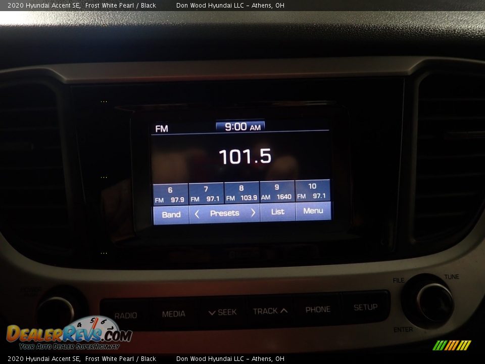 2020 Hyundai Accent SE Frost White Pearl / Black Photo #24