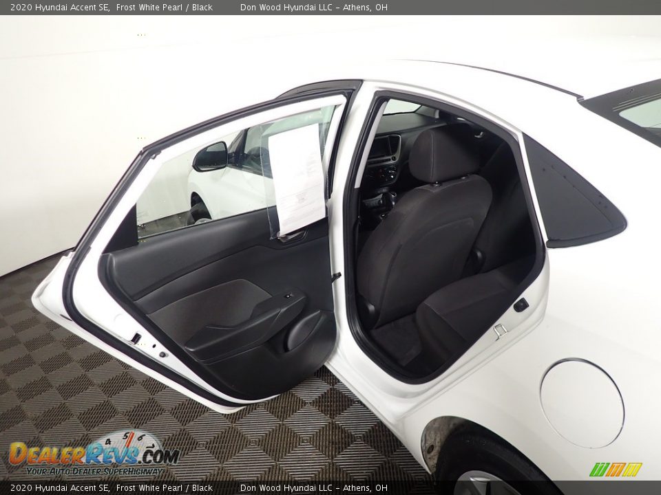 2020 Hyundai Accent SE Frost White Pearl / Black Photo #31