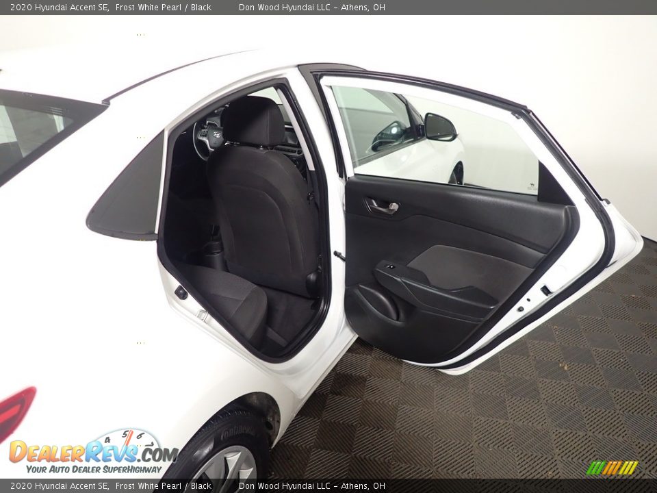 2020 Hyundai Accent SE Frost White Pearl / Black Photo #33