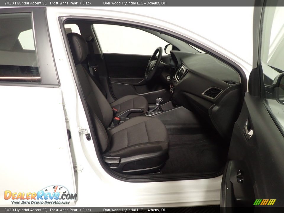 2020 Hyundai Accent SE Frost White Pearl / Black Photo #36