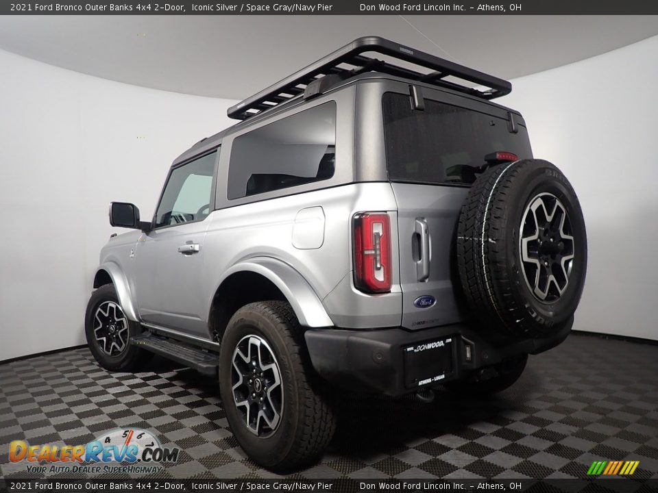2021 Ford Bronco Outer Banks 4x4 2-Door Iconic Silver / Space Gray/Navy Pier Photo #10