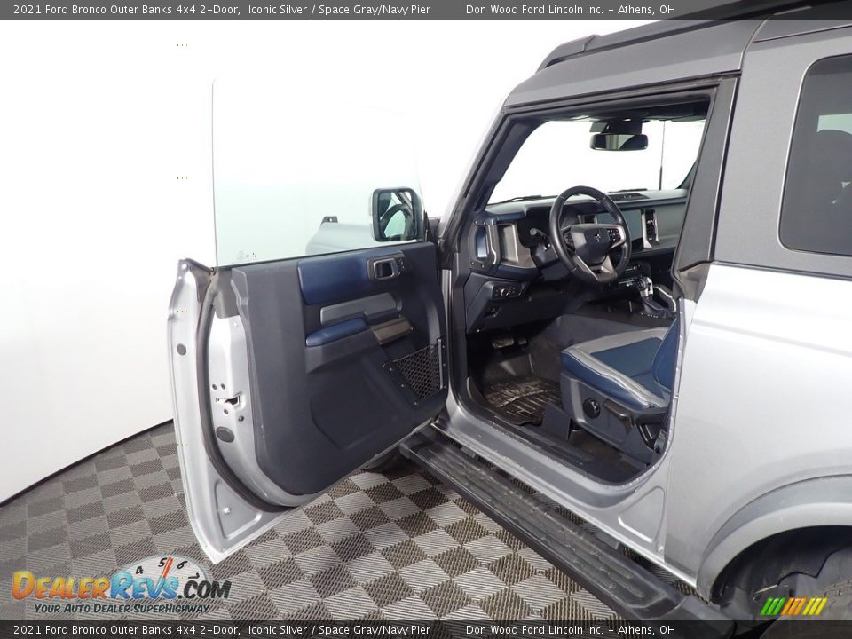 Front Seat of 2021 Ford Bronco Outer Banks 4x4 2-Door Photo #16