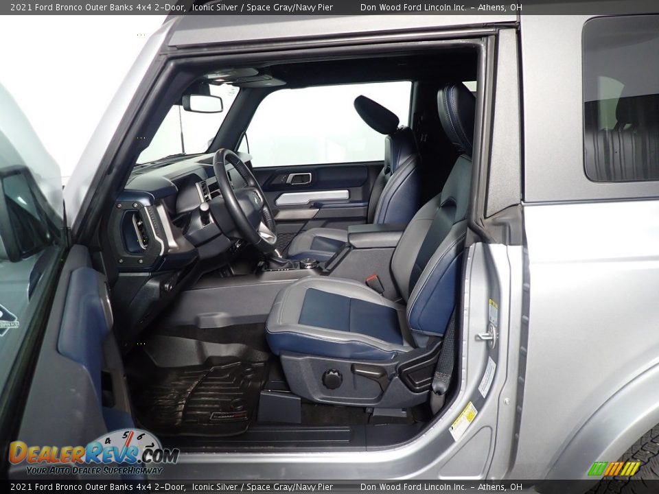Space Gray/Navy Pier Interior - 2021 Ford Bronco Outer Banks 4x4 2-Door Photo #17