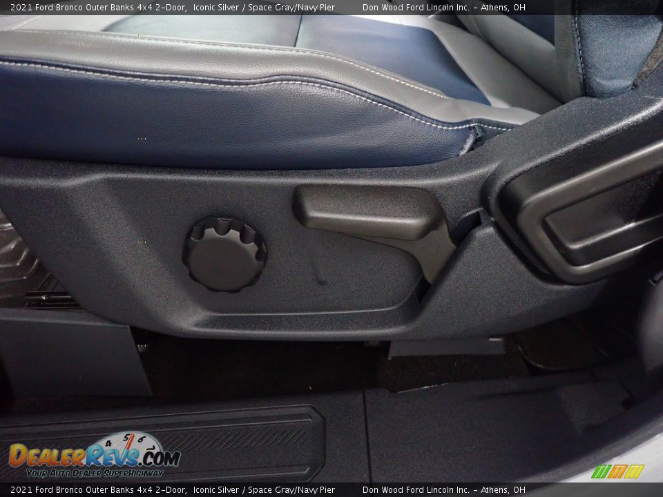 Front Seat of 2021 Ford Bronco Outer Banks 4x4 2-Door Photo #18