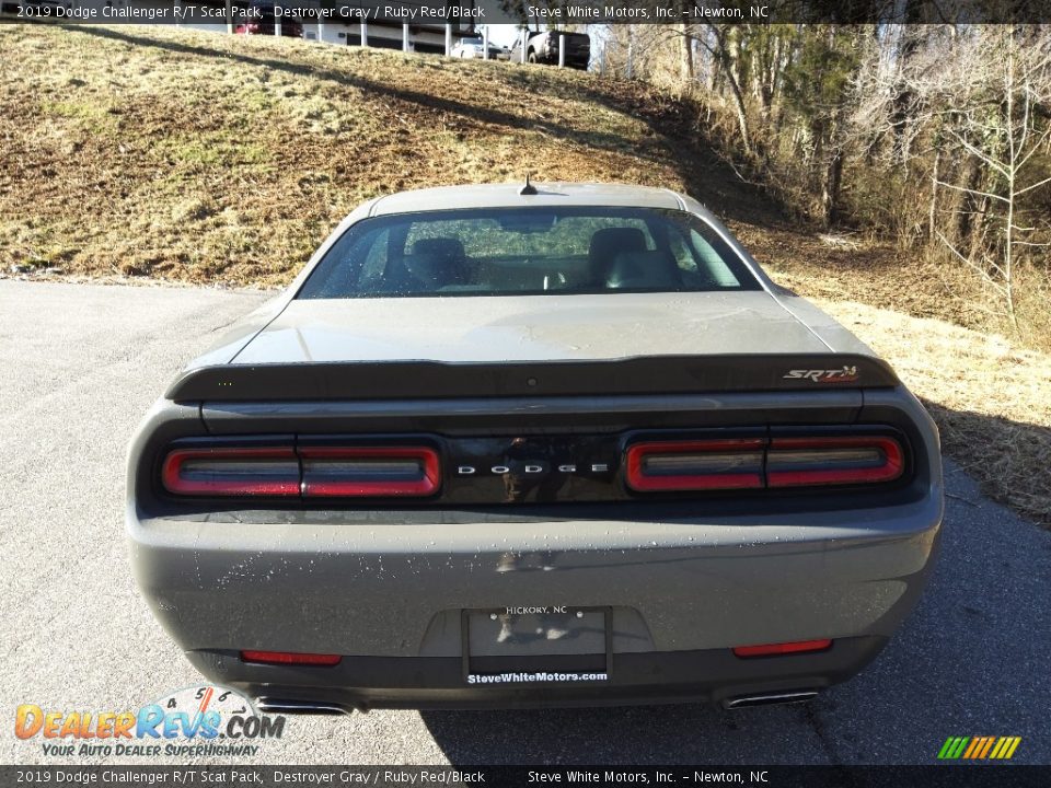 2019 Dodge Challenger R/T Scat Pack Destroyer Gray / Ruby Red/Black Photo #7