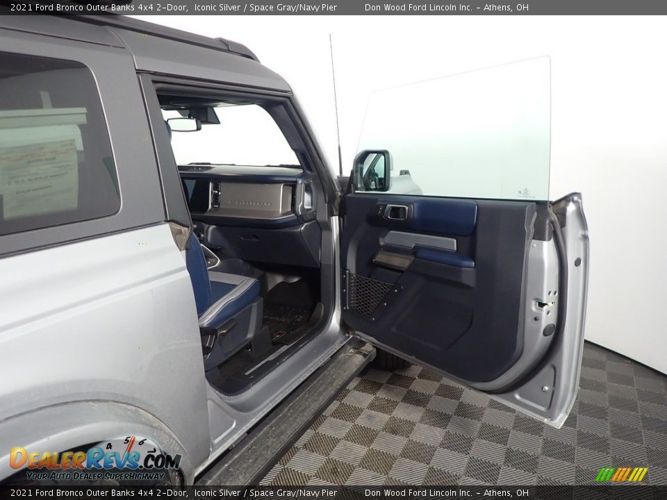 Door Panel of 2021 Ford Bronco Outer Banks 4x4 2-Door Photo #31