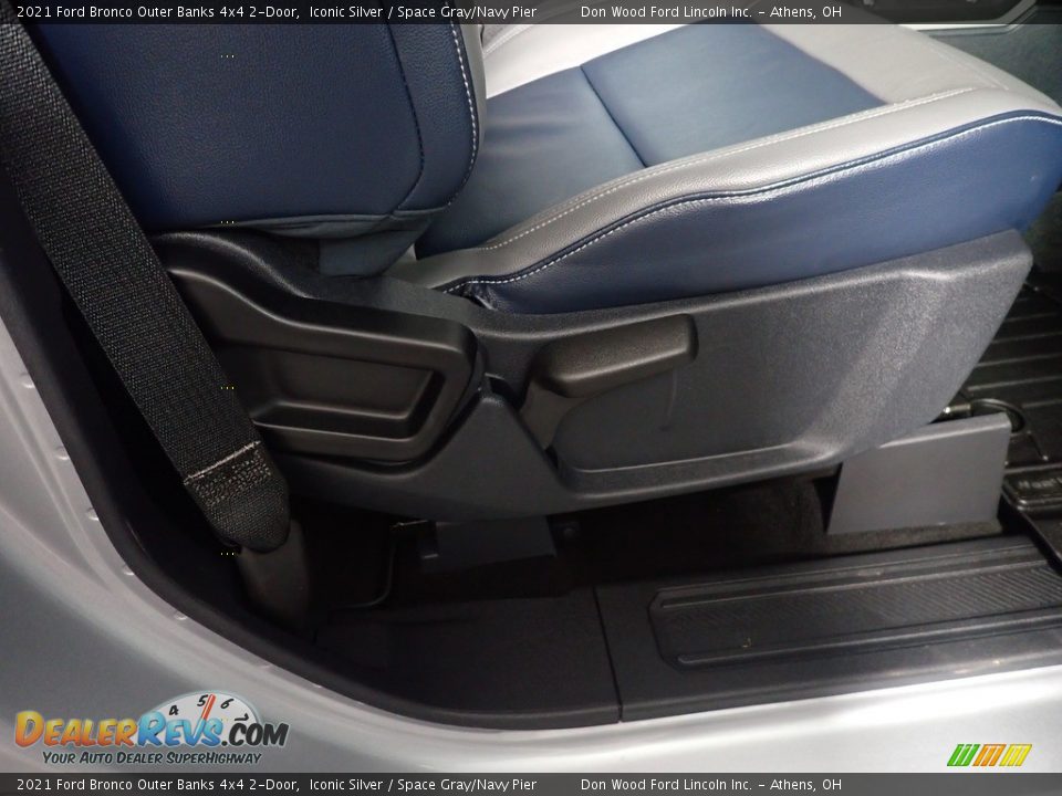 Front Seat of 2021 Ford Bronco Outer Banks 4x4 2-Door Photo #33