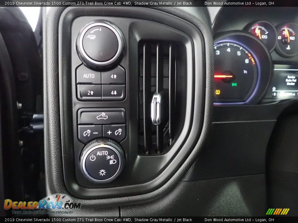 2019 Chevrolet Silverado 1500 Custom Z71 Trail Boss Crew Cab 4WD Shadow Gray Metallic / Jet Black Photo #13