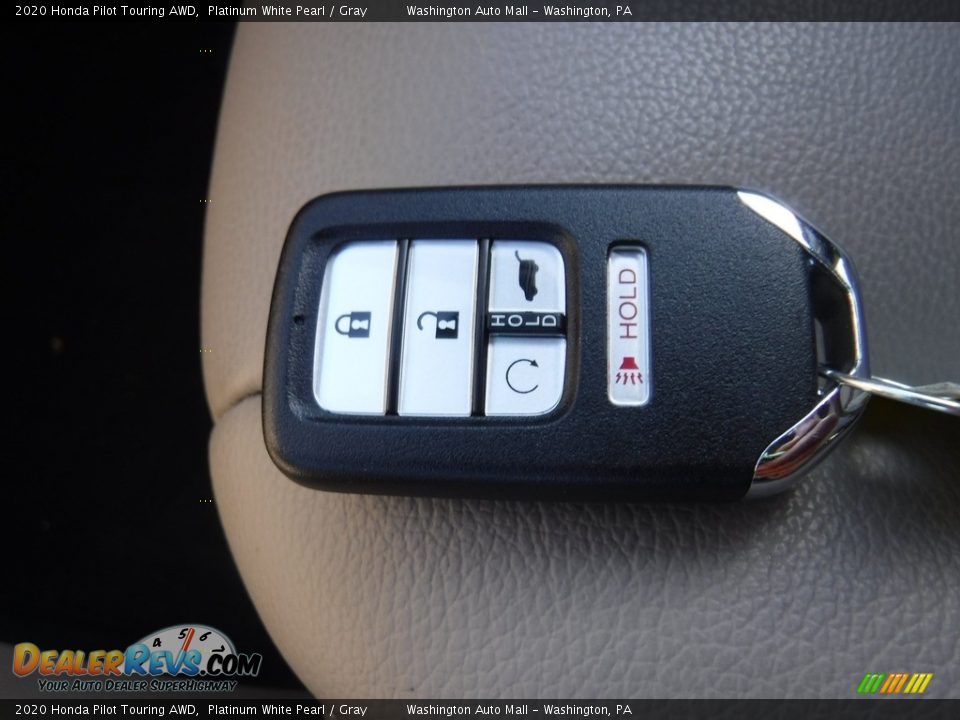 2020 Honda Pilot Touring AWD Platinum White Pearl / Gray Photo #36