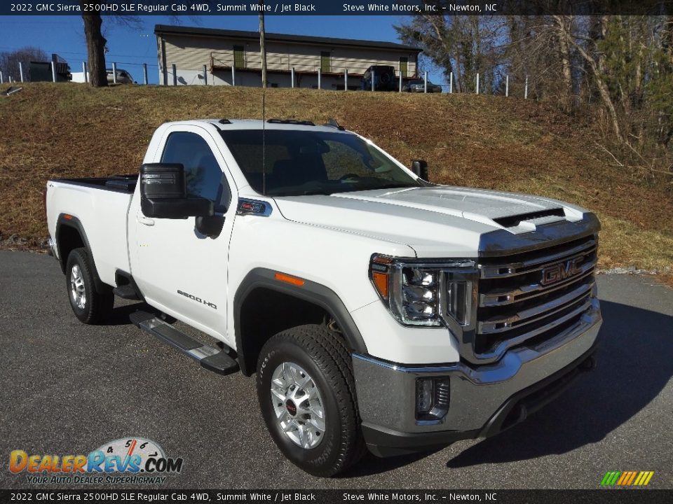 Front 3/4 View of 2022 GMC Sierra 2500HD SLE Regular Cab 4WD Photo #4