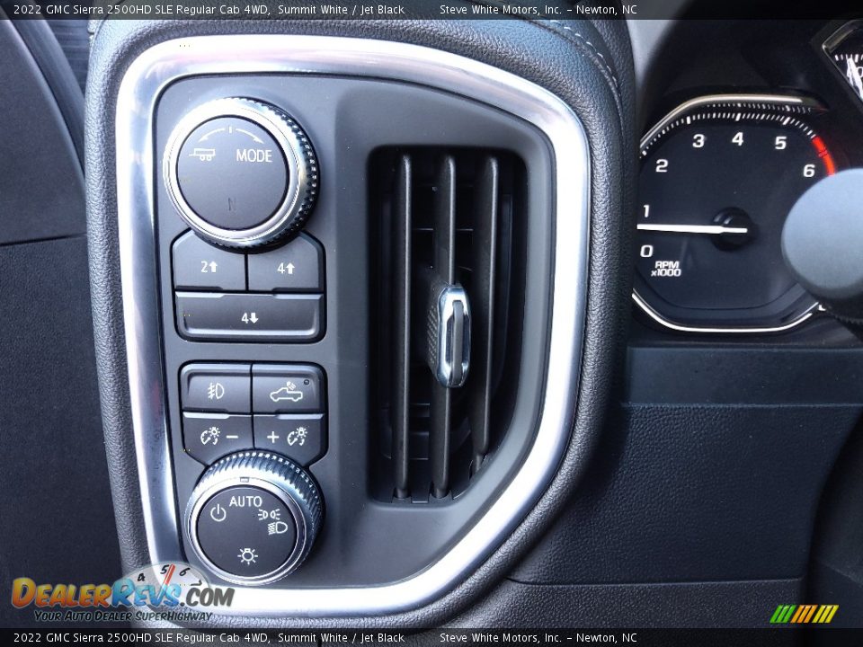 Controls of 2022 GMC Sierra 2500HD SLE Regular Cab 4WD Photo #18