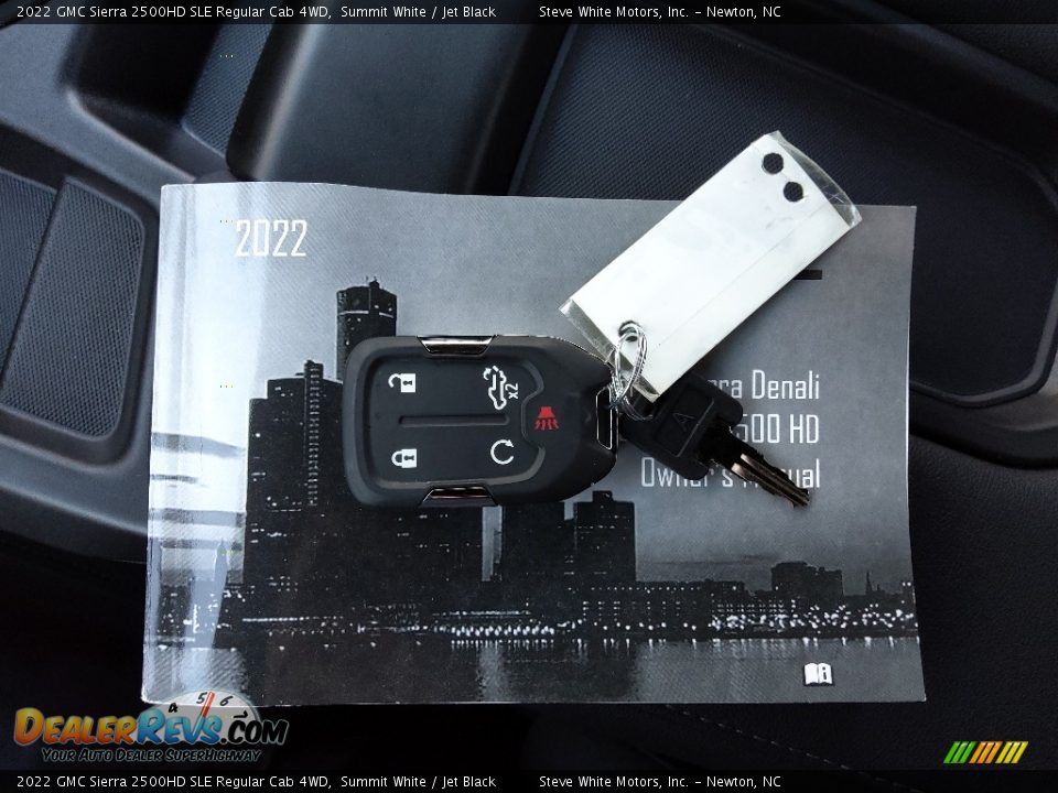 Keys of 2022 GMC Sierra 2500HD SLE Regular Cab 4WD Photo #25