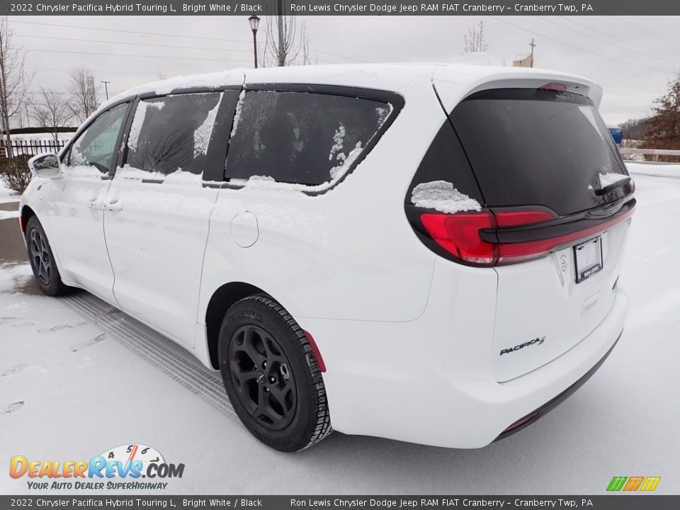 2022 Chrysler Pacifica Hybrid Touring L Bright White / Black Photo #3