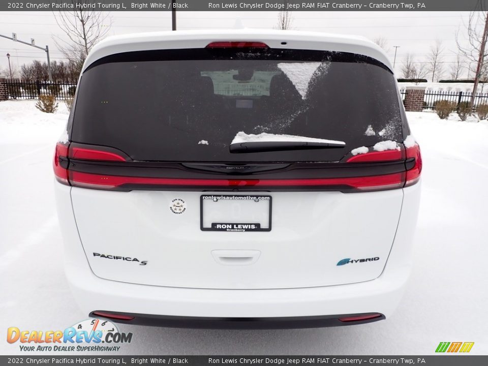 2022 Chrysler Pacifica Hybrid Touring L Bright White / Black Photo #4