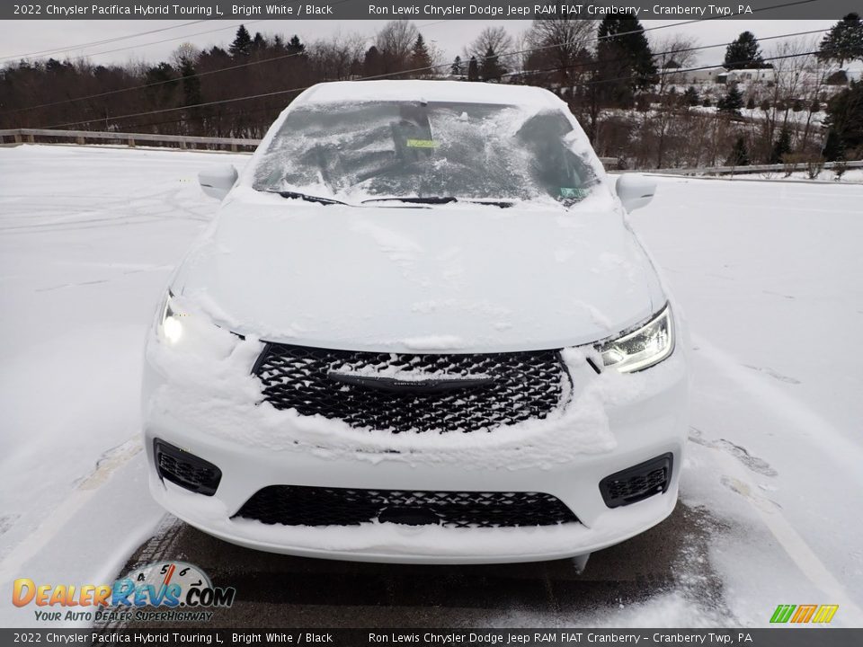 2022 Chrysler Pacifica Hybrid Touring L Bright White / Black Photo #8