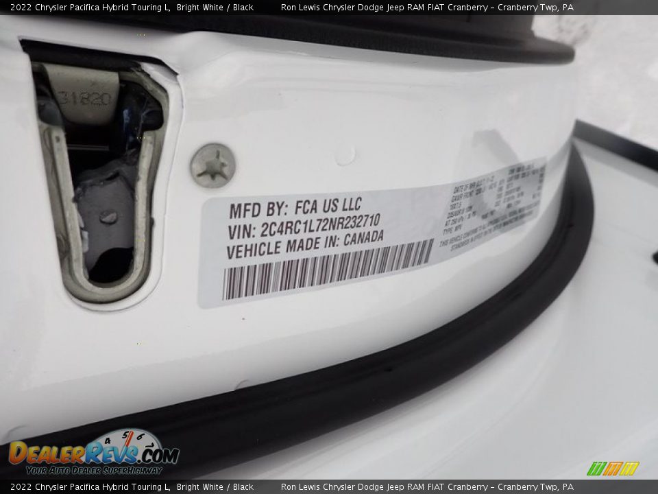 2022 Chrysler Pacifica Hybrid Touring L Bright White / Black Photo #20