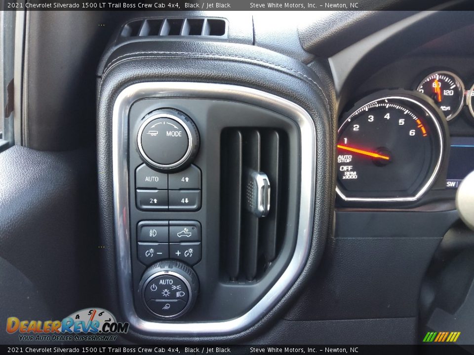 Controls of 2021 Chevrolet Silverado 1500 LT Trail Boss Crew Cab 4x4 Photo #25