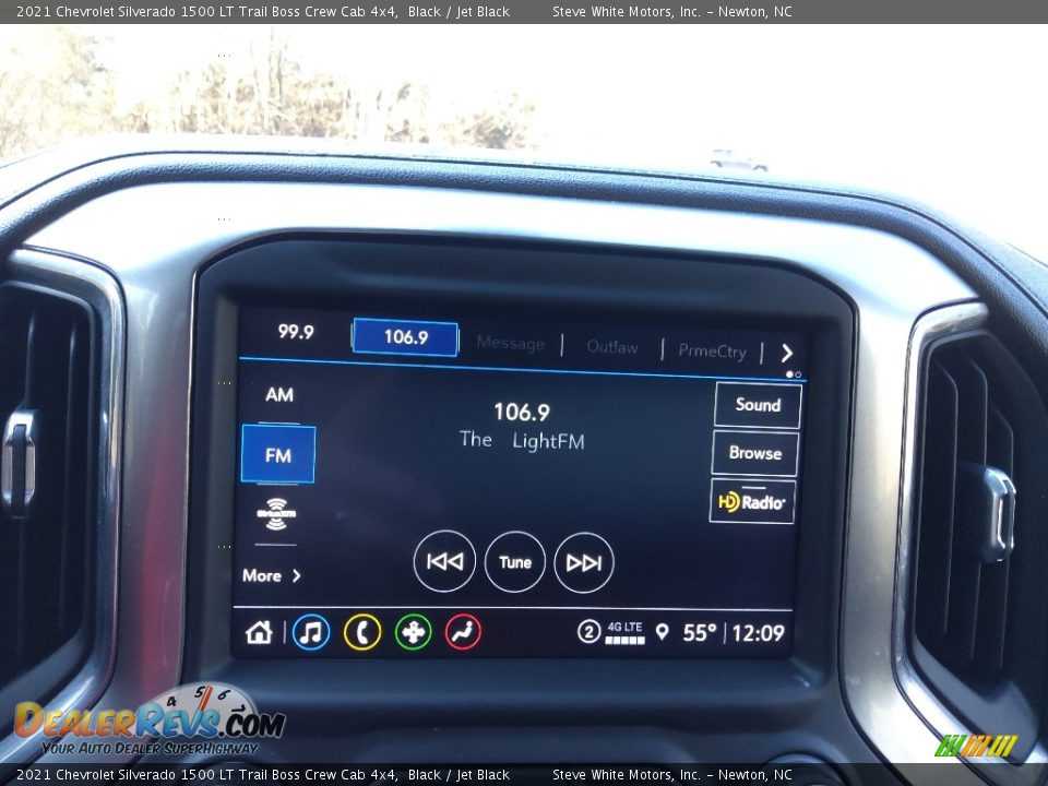 Controls of 2021 Chevrolet Silverado 1500 LT Trail Boss Crew Cab 4x4 Photo #29