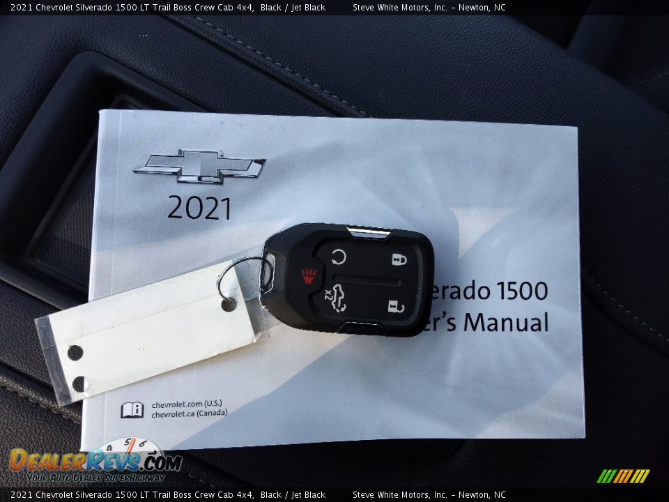 Keys of 2021 Chevrolet Silverado 1500 LT Trail Boss Crew Cab 4x4 Photo #36