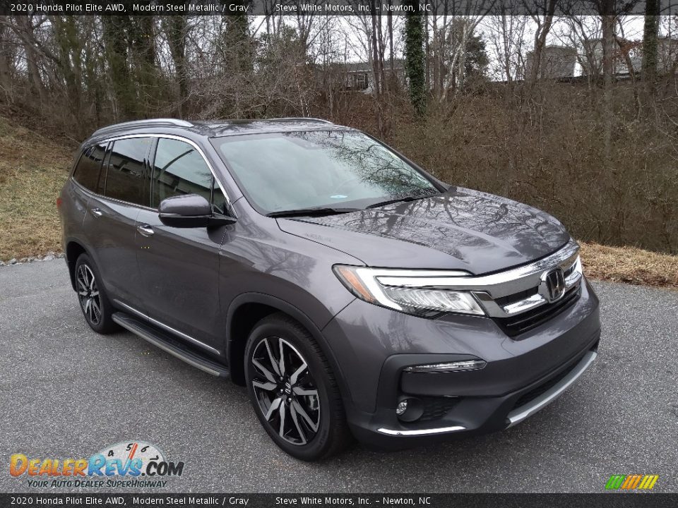 Front 3/4 View of 2020 Honda Pilot Elite AWD Photo #4