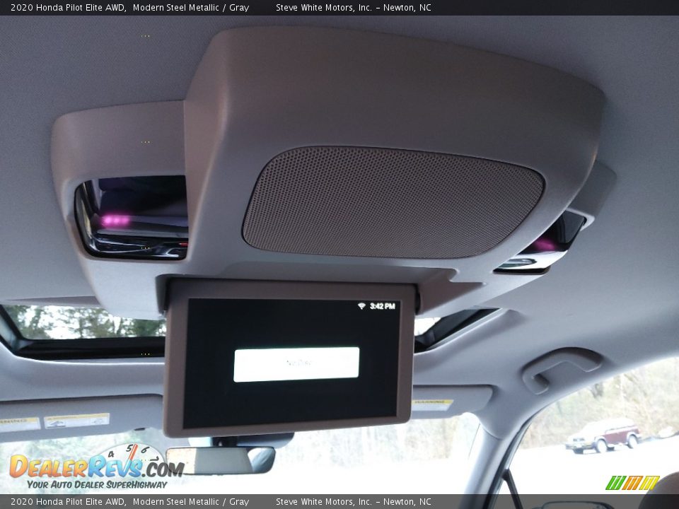 Entertainment System of 2020 Honda Pilot Elite AWD Photo #12