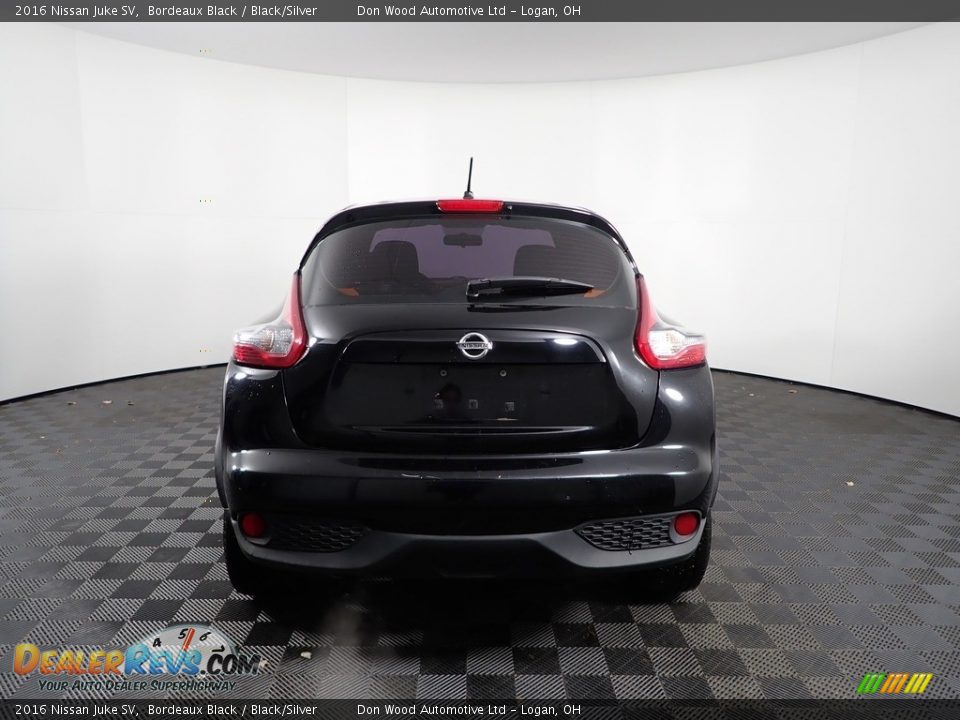 2016 Nissan Juke SV Bordeaux Black / Black/Silver Photo #7