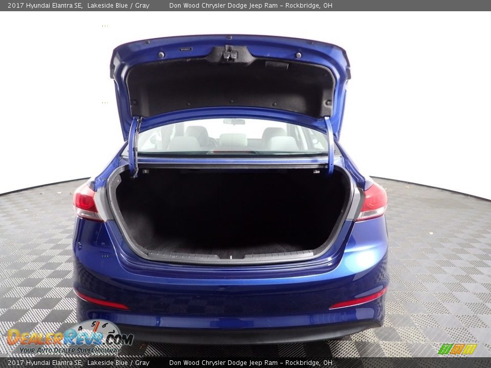 2017 Hyundai Elantra SE Lakeside Blue / Gray Photo #6