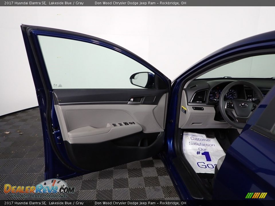 2017 Hyundai Elantra SE Lakeside Blue / Gray Photo #9