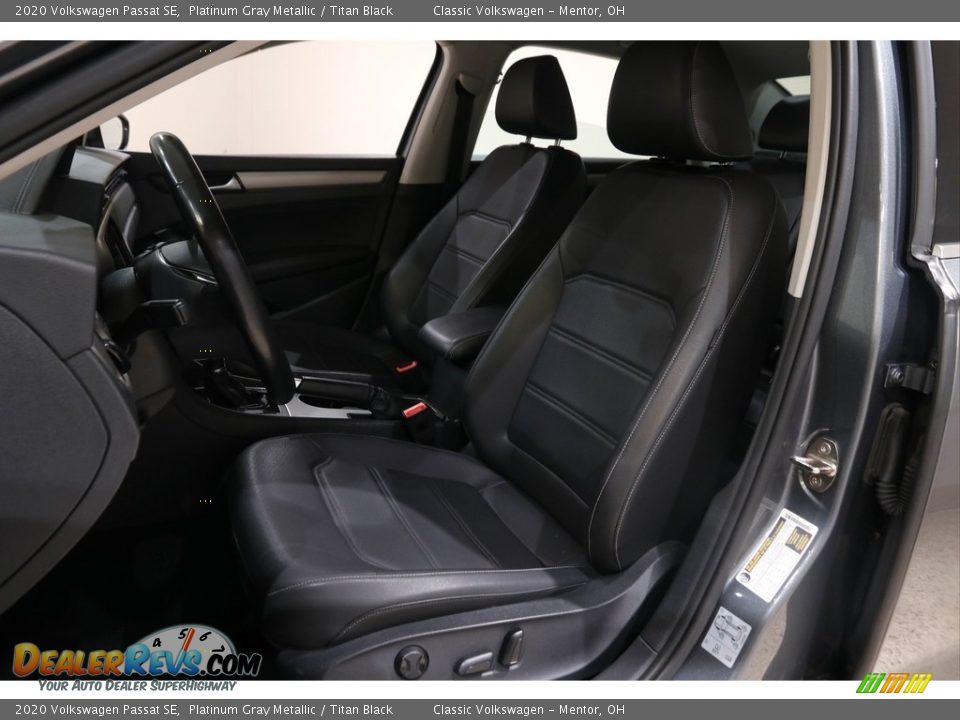 Front Seat of 2020 Volkswagen Passat SE Photo #5