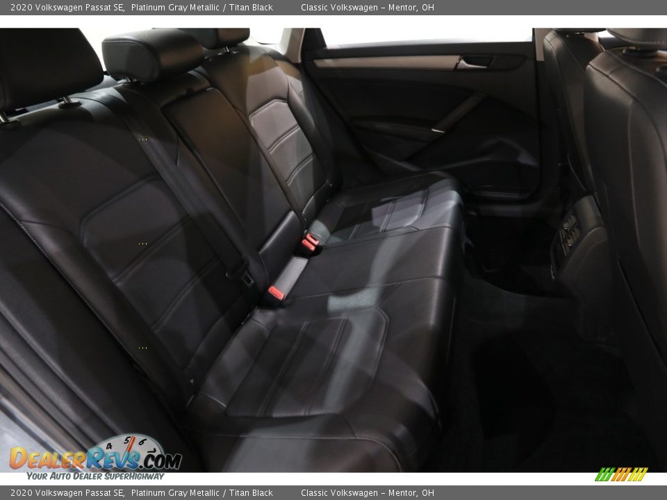 Rear Seat of 2020 Volkswagen Passat SE Photo #16