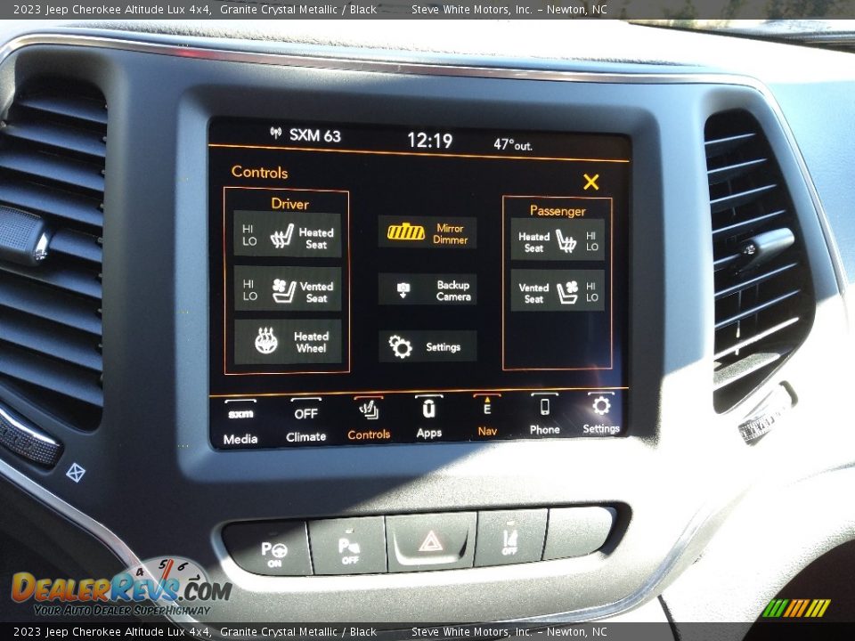 Controls of 2023 Jeep Cherokee Altitude Lux 4x4 Photo #26