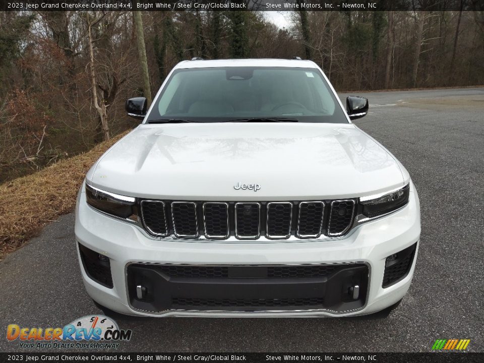 2023 Jeep Grand Cherokee Overland 4x4 Bright White / Steel Gray/Global Black Photo #3