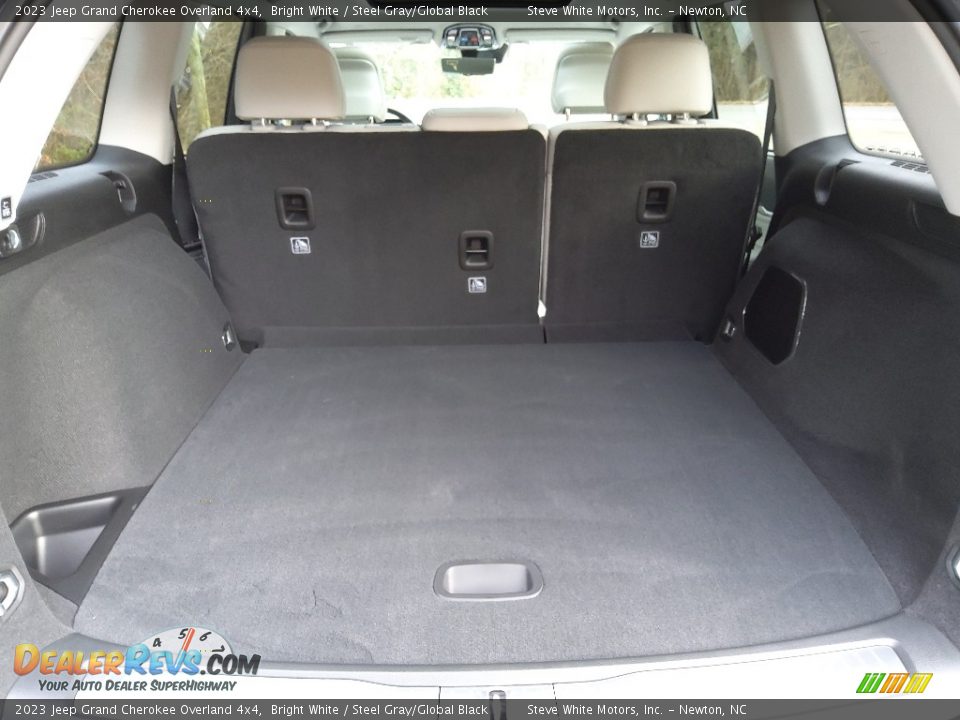 2023 Jeep Grand Cherokee Overland 4x4 Trunk Photo #15