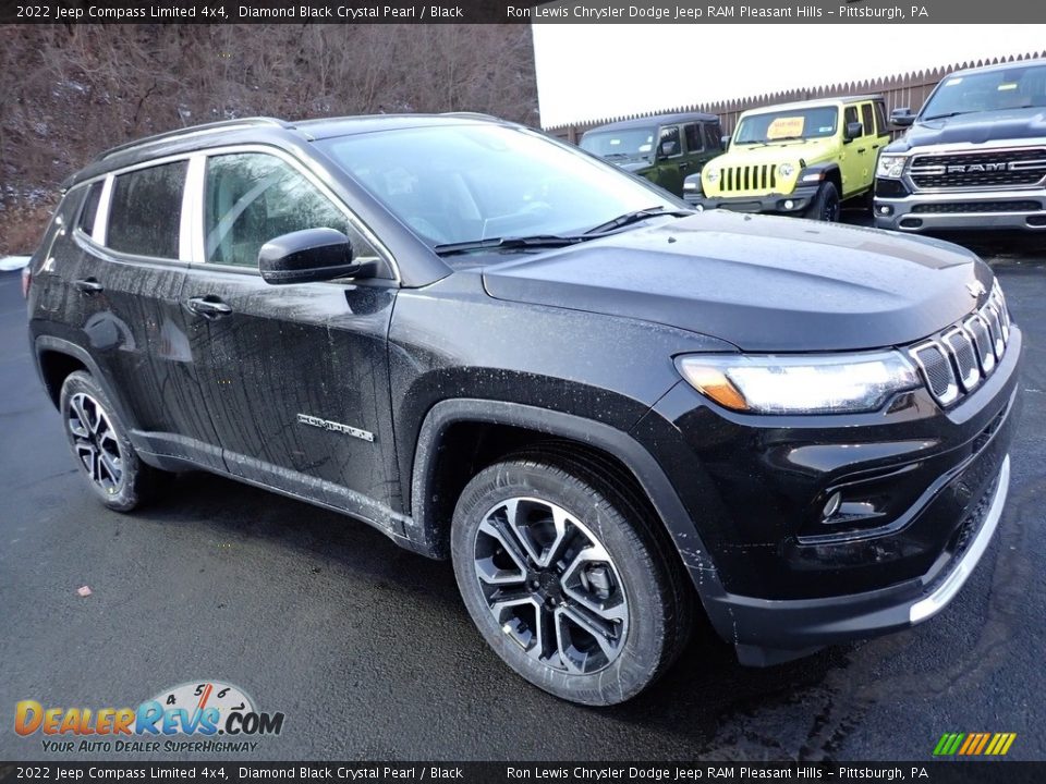 Front 3/4 View of 2022 Jeep Compass Limited 4x4 Photo #8