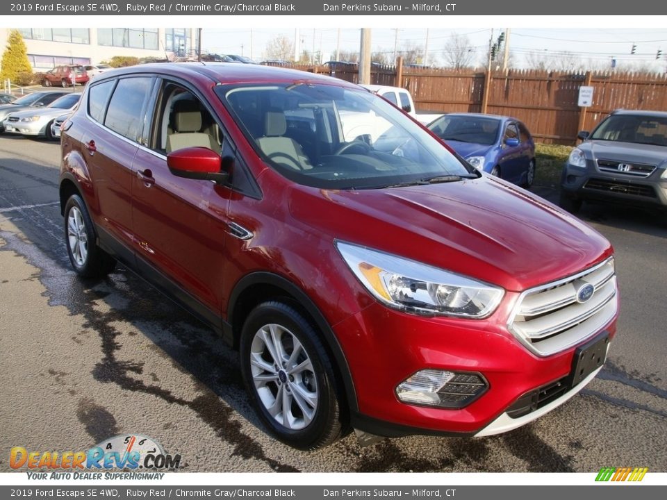 2019 Ford Escape SE 4WD Ruby Red / Chromite Gray/Charcoal Black Photo #3