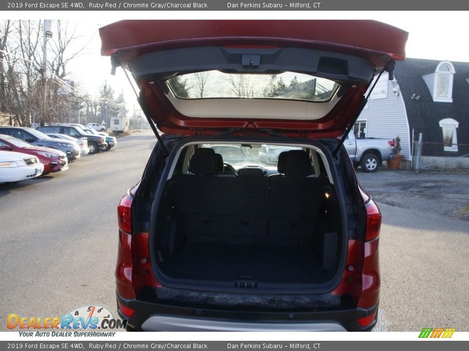 2019 Ford Escape SE 4WD Ruby Red / Chromite Gray/Charcoal Black Photo #13