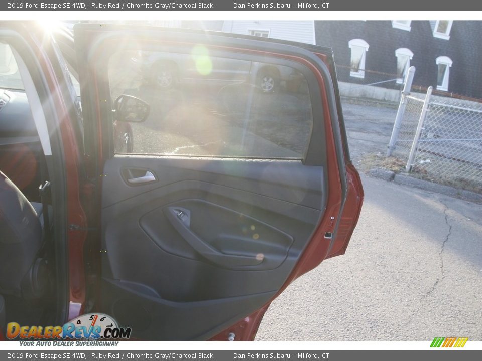 2019 Ford Escape SE 4WD Ruby Red / Chromite Gray/Charcoal Black Photo #14