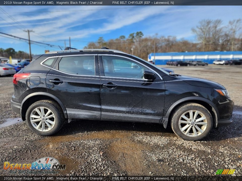 2019 Nissan Rogue Sport SV AWD Magnetic Black Pearl / Charcoal Photo #4