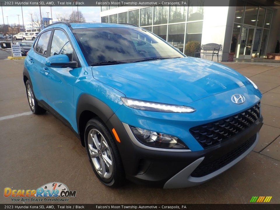 Front 3/4 View of 2023 Hyundai Kona SEL AWD Photo #9