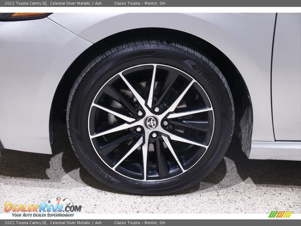2022 Toyota Camry SE Wheel Photo #19