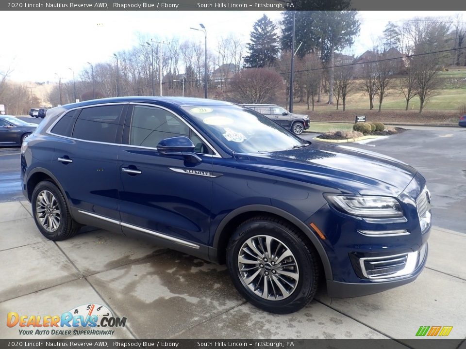 Front 3/4 View of 2020 Lincoln Nautilus Reserve AWD Photo #7