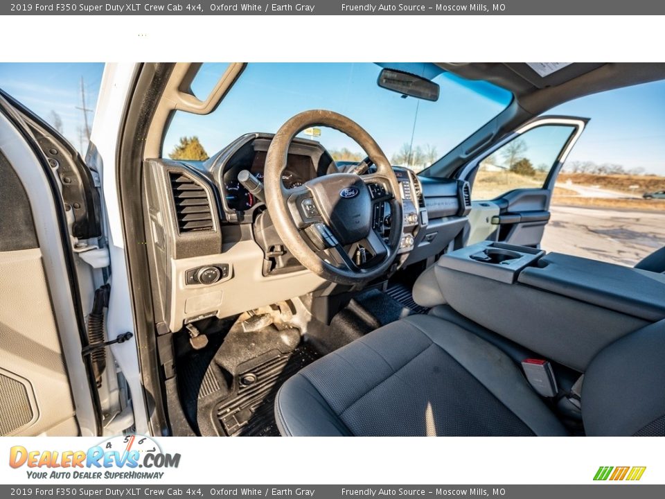 2019 Ford F350 Super Duty XLT Crew Cab 4x4 Oxford White / Earth Gray Photo #19