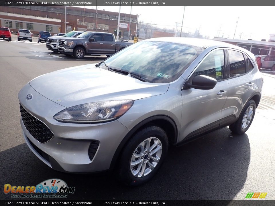 Iconic Silver 2022 Ford Escape SE 4WD Photo #4