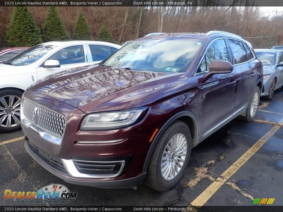 Front 3/4 View of 2020 Lincoln Nautilus Standard AWD Photo #1