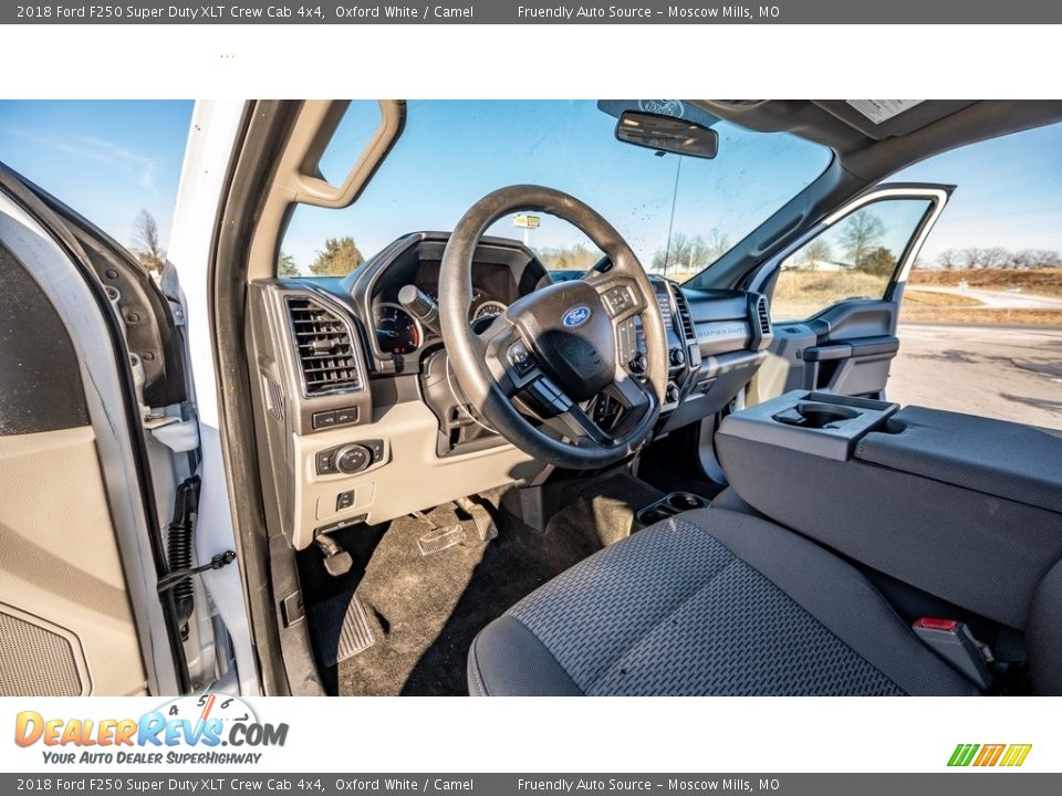 2018 Ford F250 Super Duty XLT Crew Cab 4x4 Oxford White / Camel Photo #19