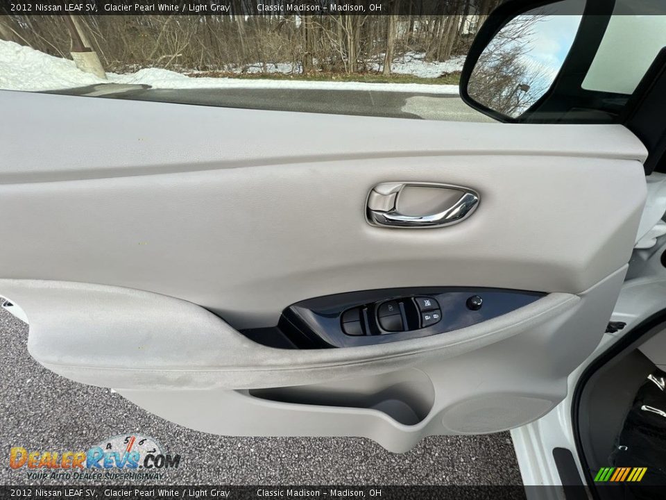 2012 Nissan LEAF SV Glacier Pearl White / Light Gray Photo #8