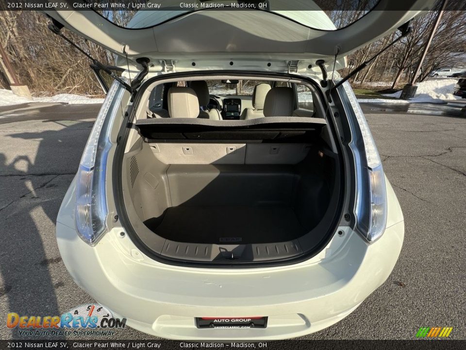 2012 Nissan LEAF SV Glacier Pearl White / Light Gray Photo #17