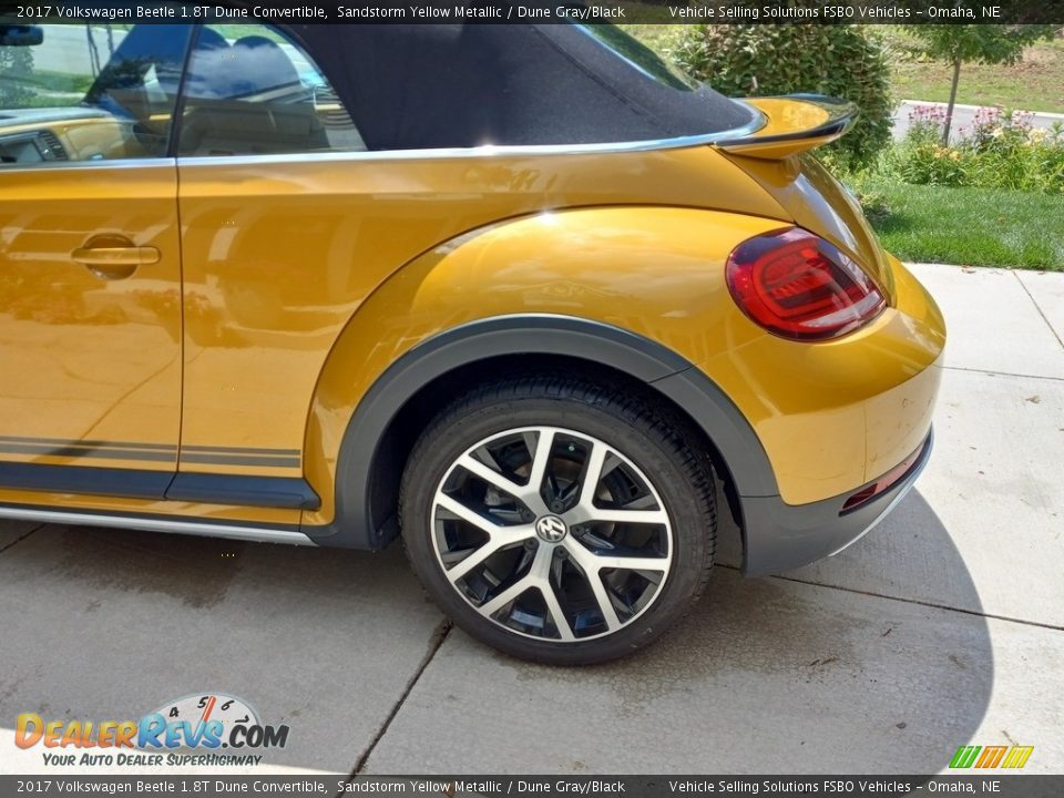 2017 Volkswagen Beetle 1.8T Dune Convertible Wheel Photo #9